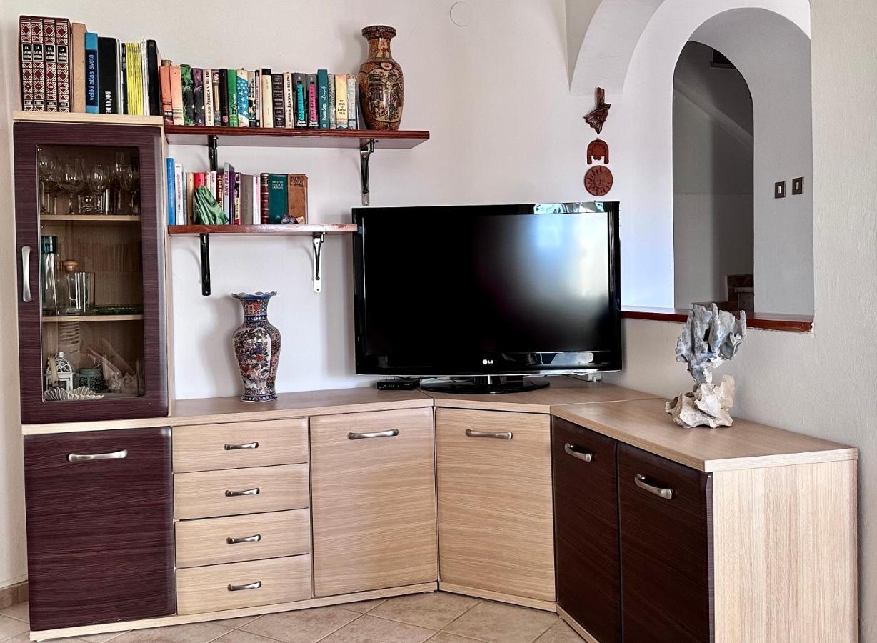 Villa Ester Lopar Extérieur photo