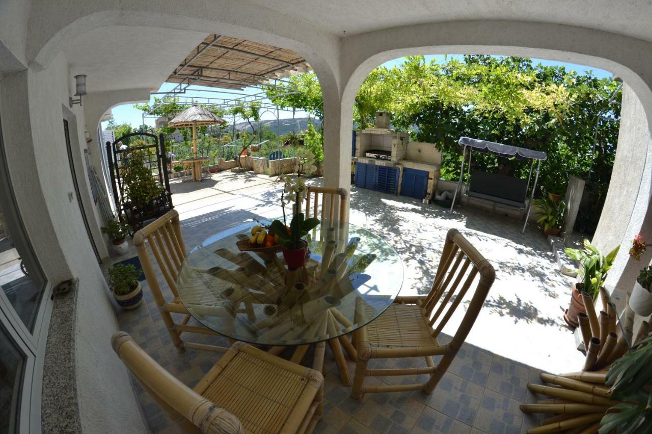 Villa Ester Lopar Extérieur photo