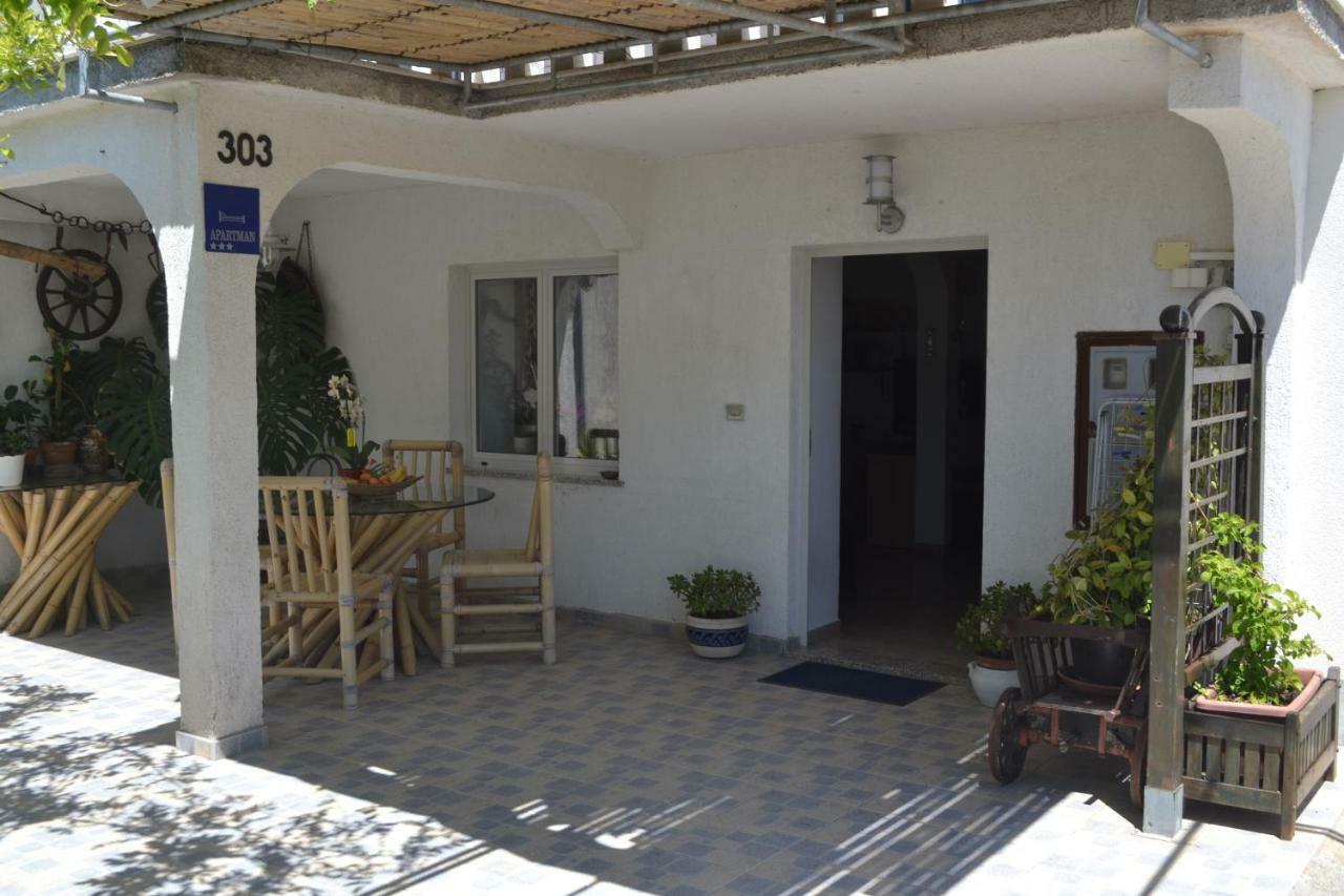 Villa Ester Lopar Extérieur photo