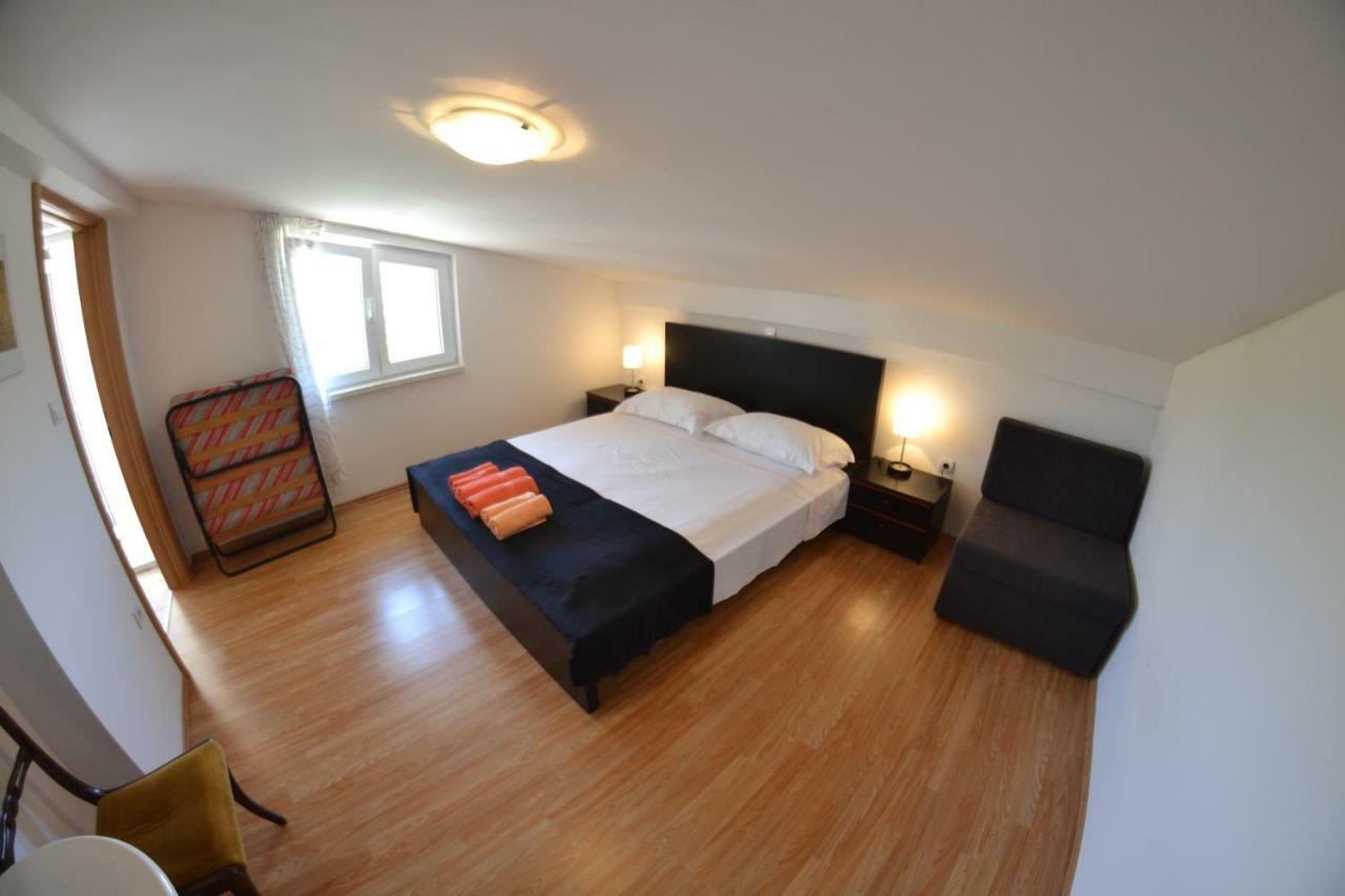 Villa Ester Lopar Extérieur photo