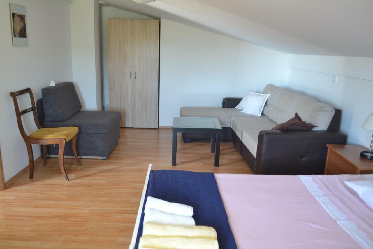 Villa Ester Lopar Extérieur photo