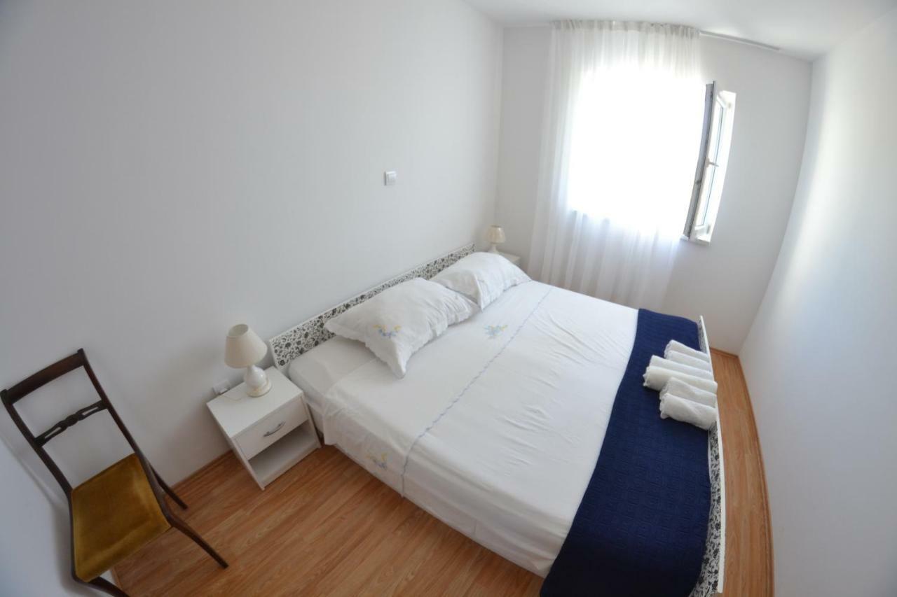 Villa Ester Lopar Extérieur photo