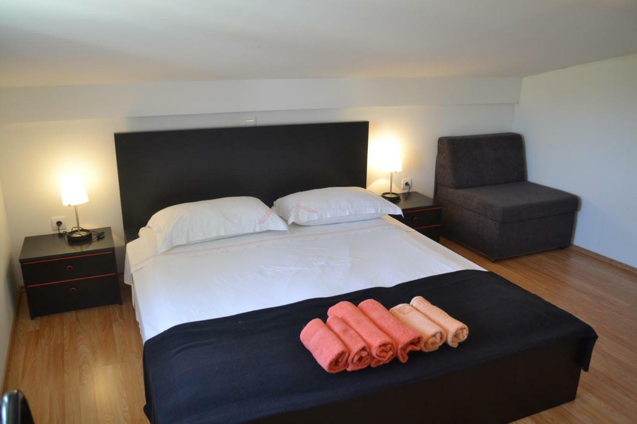 Villa Ester Lopar Extérieur photo